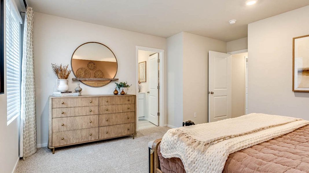 Representative furnished interior of a home built from the Rowan by D.R. Horton in Vineyards, Davie (Image 17). Representative furnished interior of a home built from the Rowan by D.R. Horton in Vineyards, Davie (Image 17).