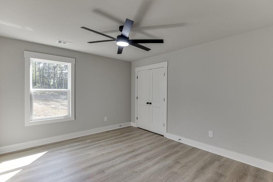 Spacious, unfurnished interior of a new home in , Jefferson (Image 35).