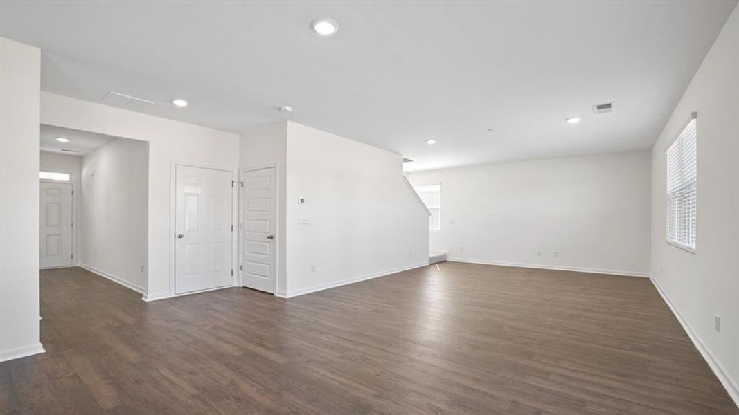 Spacious, unfurnished interior of a new home in Teamon Pointe, Griffin (Image 8).