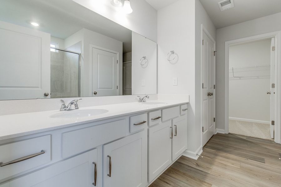 Furnished interior view inside a new home in Winston Point, Gilbert (Image 9).