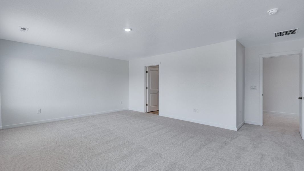Spacious, unfurnished interior of a new home in Prairie Song, Windsor (Image 21).