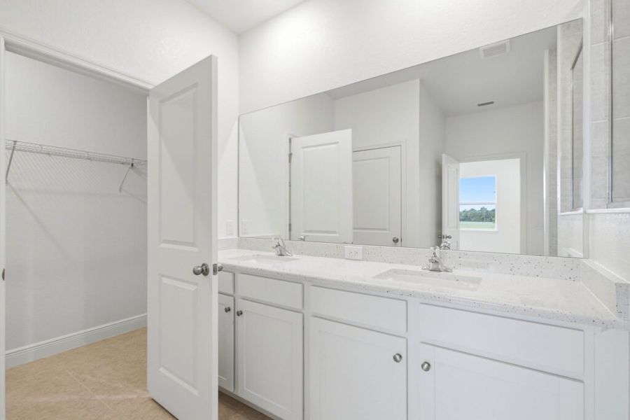 Furnished interior view inside a new home in Cape Coral, Cape Coral (Image 8).