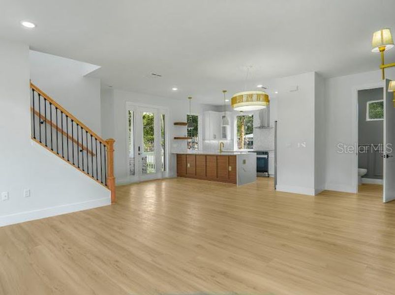 Spacious, unfurnished interior of a new home in , Oakland (Image 20).