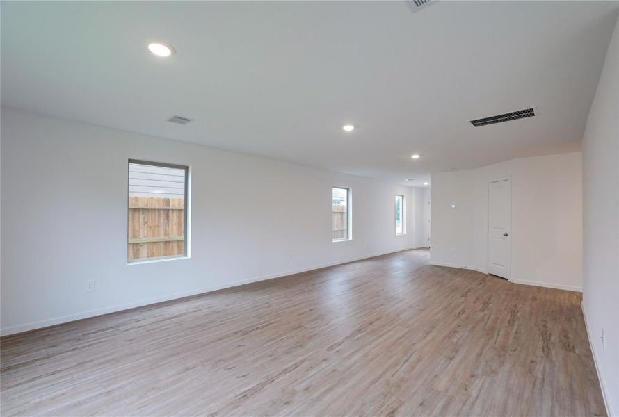 Spacious, unfurnished interior of a new home in Becker Landing, Hockley (Image 34).