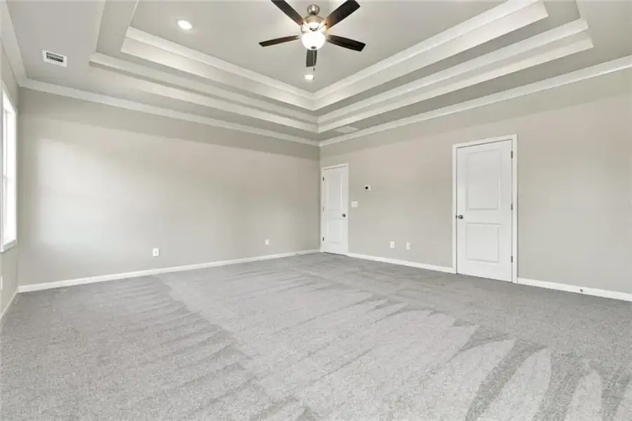 Spacious, unfurnished interior of a new home in , Gainesville (Image 18).