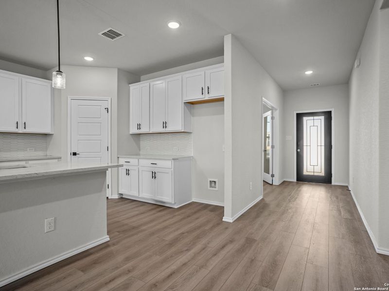 Spacious, unfurnished interior of a new home in Horizon Pointe, San Antonio (Image 17). Spacious, unfurnished interior of a new home in Horizon Pointe, San Antonio (Image 17).