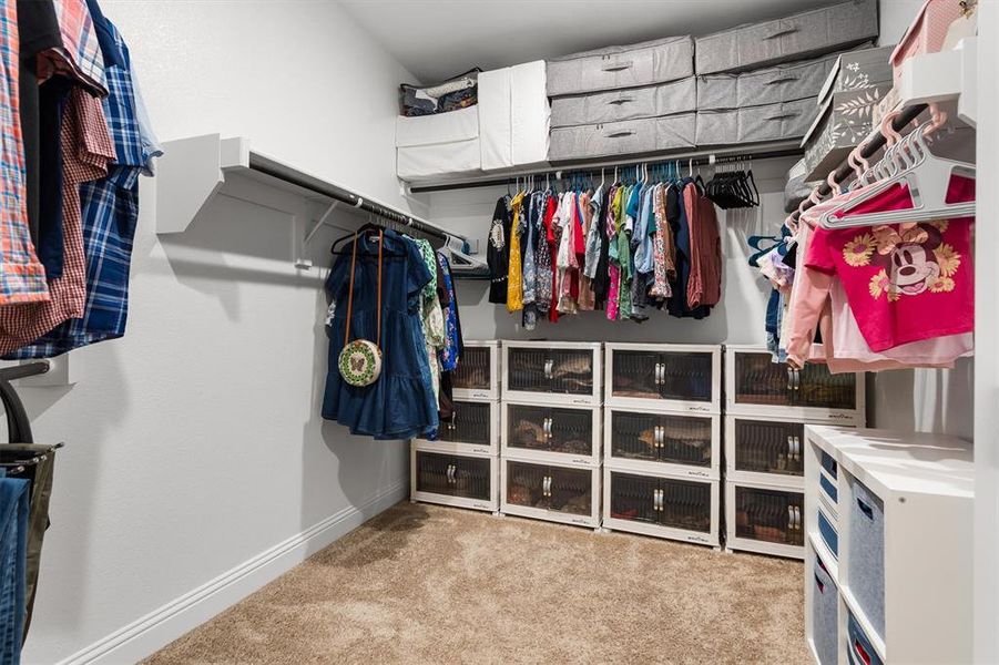 Furnished interior view inside a new home in , Northlake (Image 20).