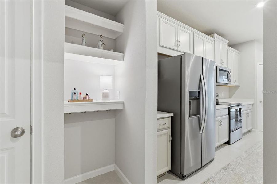 Furnished interior view inside a new home in , Lutz (Image 11).