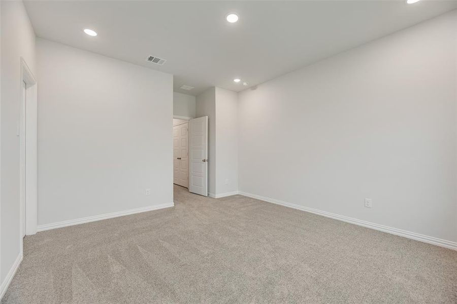 Spacious, unfurnished interior of a new home in Valencia On The Lake, Little Elm (Image 23).