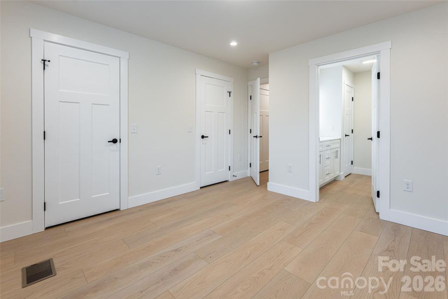 Spacious, unfurnished interior of a new home in , Asheville (Image 35).