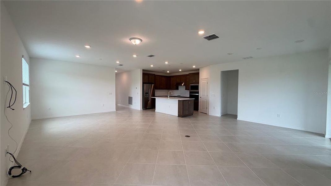 Spacious, unfurnished interior of a new home in Silverlake, Lake Alfred (Image 19). Spacious, unfurnished interior of a new home in Silverlake, Lake Alfred (Image 19).