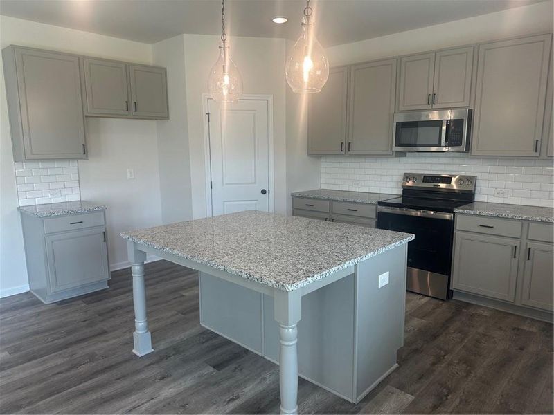 Furnished interior view inside a new home in Beckett Ranch, Auburn (Image 11).