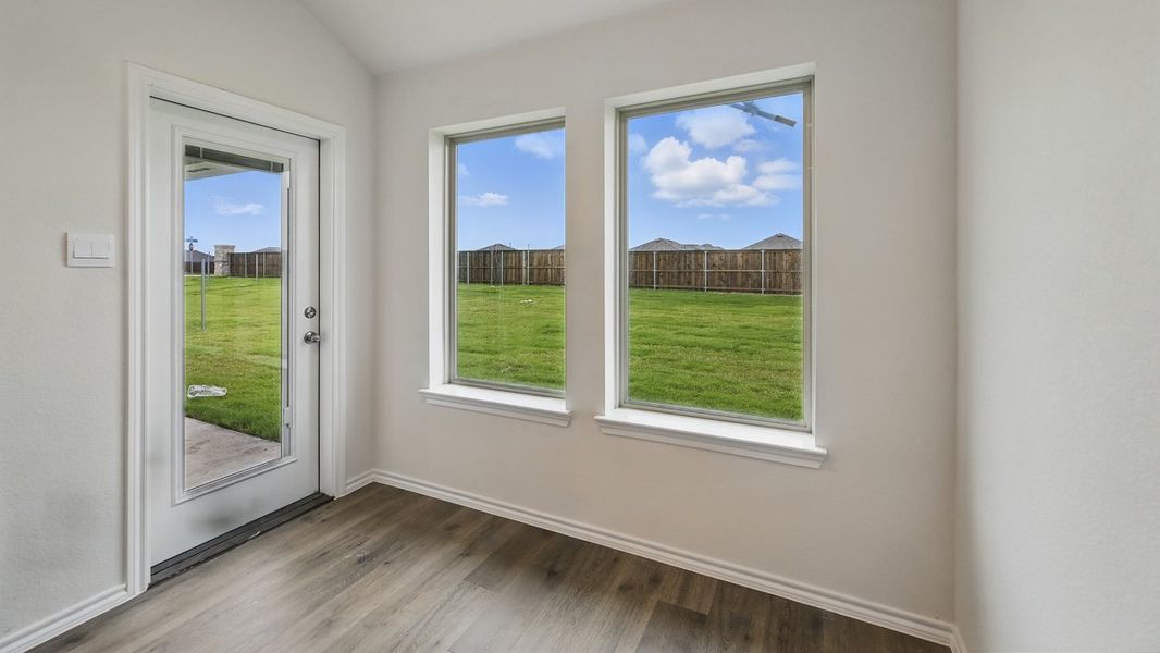 Spacious, unfurnished interior of a new home in Oak Valley Estates, Bullard (Image 29).