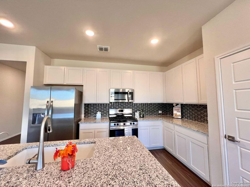Furnished interior view inside a new home in Horizon Pointe, Converse (Image 6). Furnished interior view inside a new home in Horizon Pointe, Converse (Image 6).