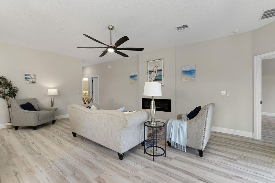 8636-100th-Ave-HigMedia-016-1280