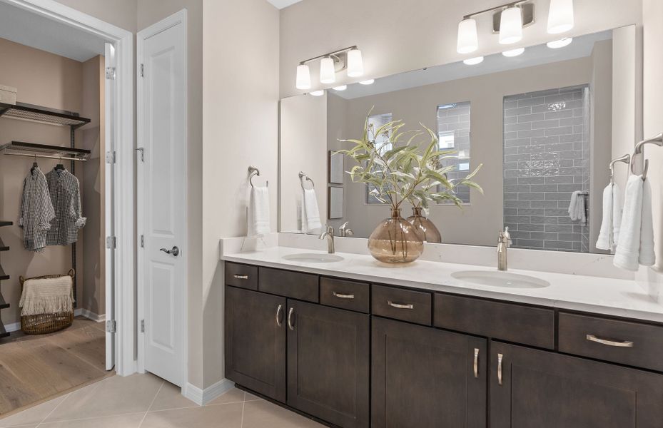 Representative furnished interior of a home built from the Prestige by Del Webb in Del Webb Lakehaven, Clermont (Image 8). Representative furnished interior of a home built from the Prestige by Del Webb in Del Webb Lakehaven, Clermont (Image 8).