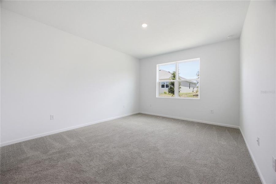 Spacious, unfurnished interior of a new home in , Okahumpka (Image 24).