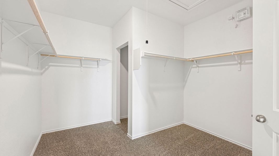 Spacious, unfurnished interior of a new home in Valverde, Bastrop (Image 22).