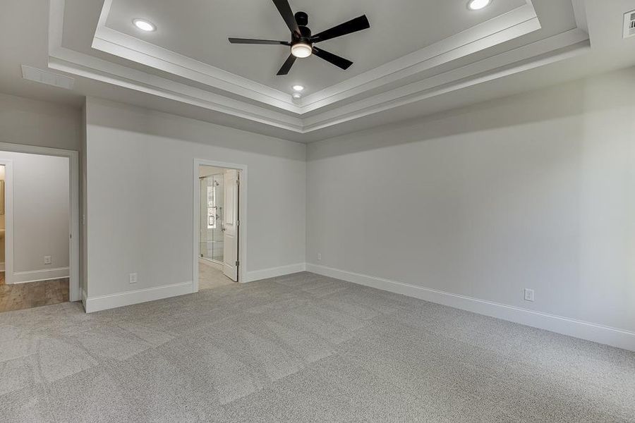 Spacious, unfurnished interior of a new home in , Bishop (Image 50).