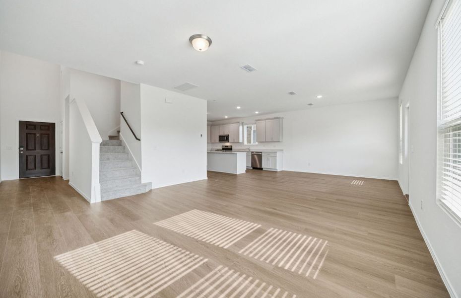 Spacious, unfurnished interior of a new home in Mobberly Farms, Pilot Point (Image 18).
