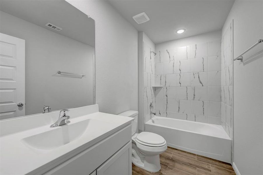 Furnished interior view inside a new home in Sagebrook, Argyle (Image 15). Furnished interior view inside a new home in Sagebrook, Argyle (Image 15).