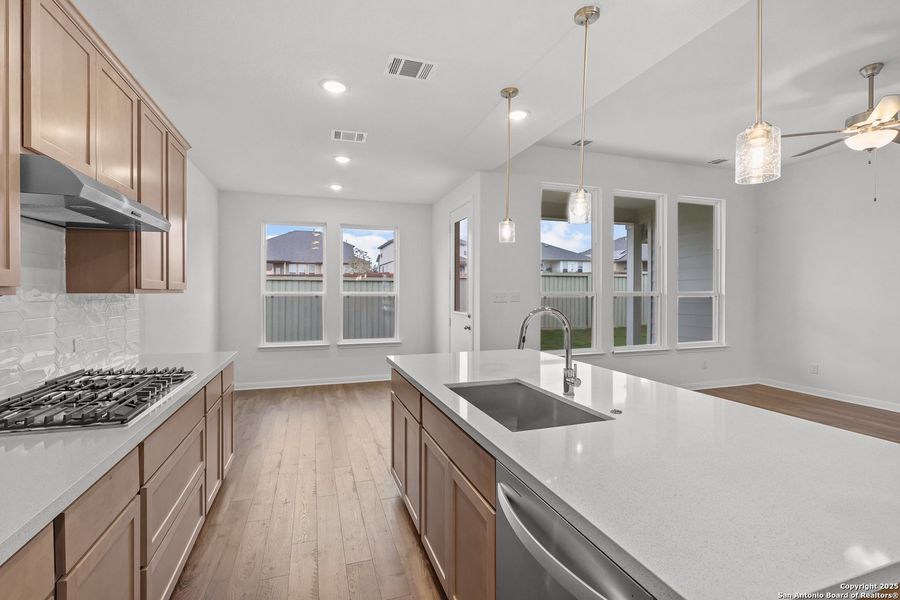 Furnished interior view inside a new home in Foxbrook, Cibolo (Image 9).