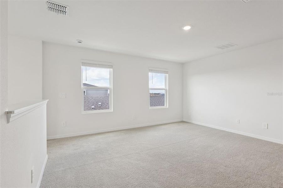 Spacious, unfurnished interior of a new home in Crosswinds - Classic Series, Haines City (Image 32).