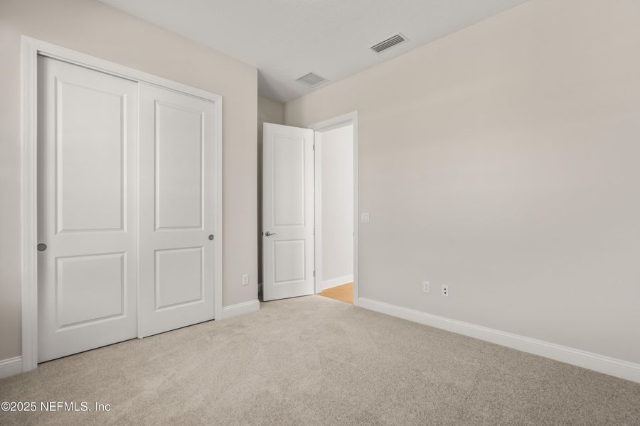 Spacious, unfurnished interior of a new home in Madeira, St. Augustine (Image 27).