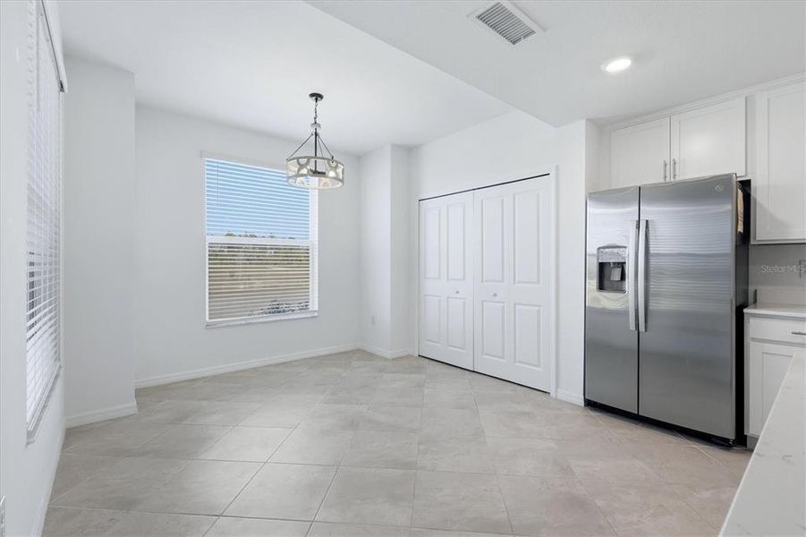 Spacious, unfurnished interior of a new home in , Venice (Image 14).