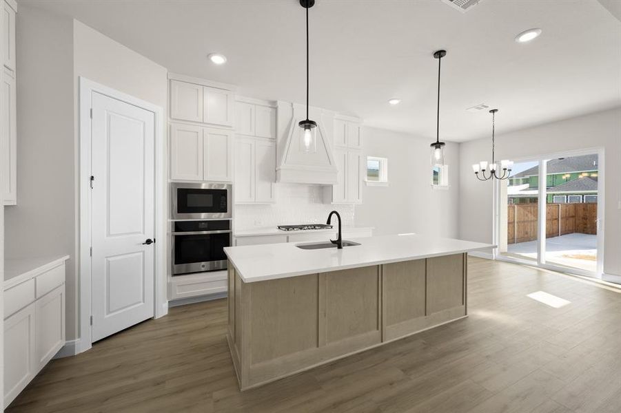 16957 Leatherflower- Kitchen-1