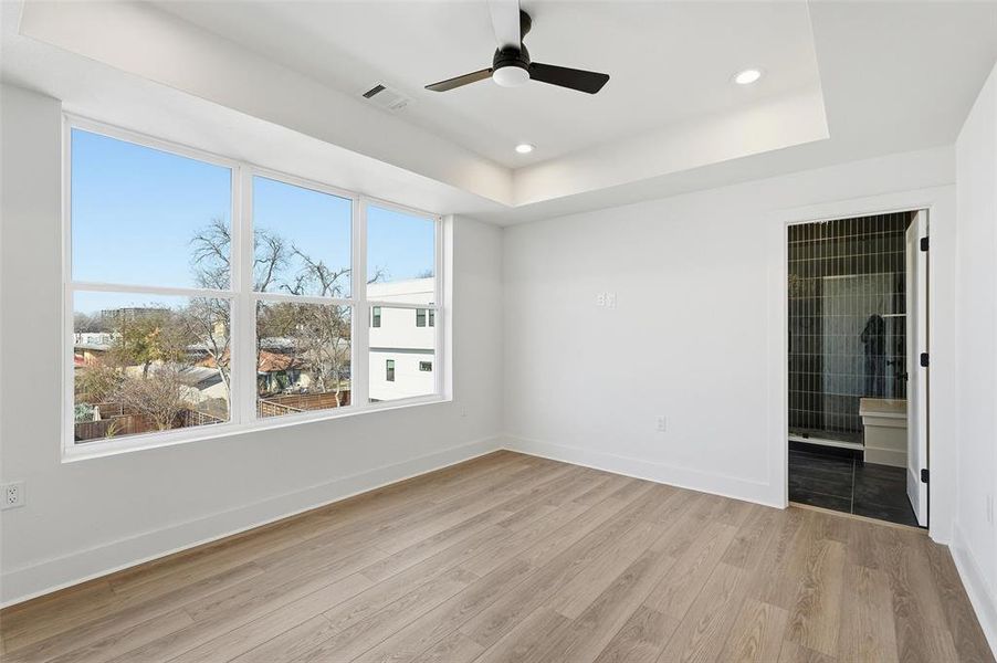 Spacious, unfurnished interior of a new home in , Dallas (Image 27).