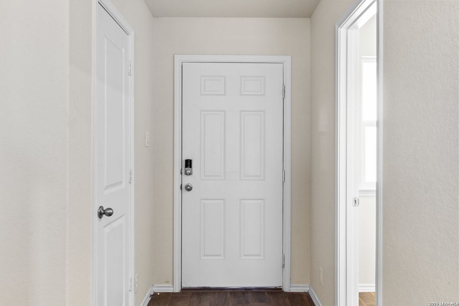 Spacious, unfurnished interior of a new home in Redbird Ranch, San Antonio (Image 21).