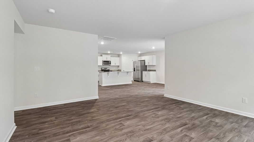 Spacious, unfurnished interior of a new home in Gates Village, Lugoff (Image 13).