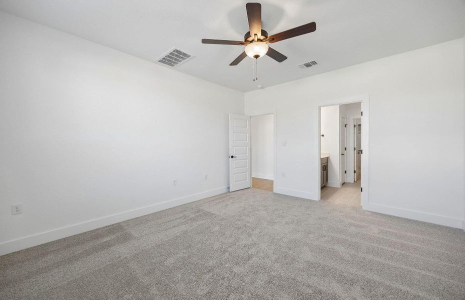 Spacious, unfurnished interior of a new home in Lagos, Manor (Image 15).