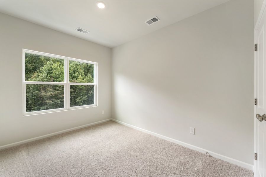 Spacious, unfurnished interior of a new home in Edwards Station, Taylors (Image 17).