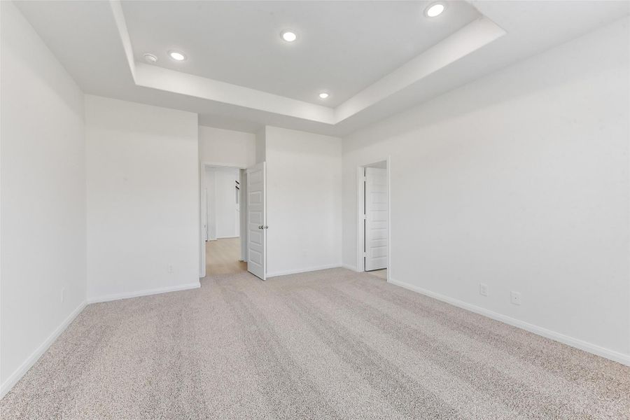 Spacious, unfurnished interior of a new home in , Houston (Image 24).