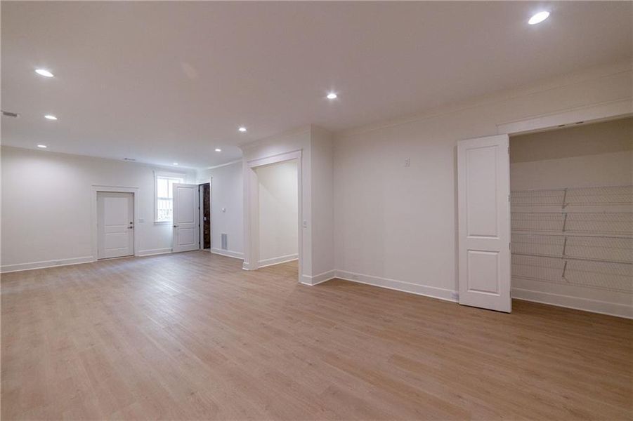Spacious, unfurnished interior of a new home in , Atlanta (Image 25).