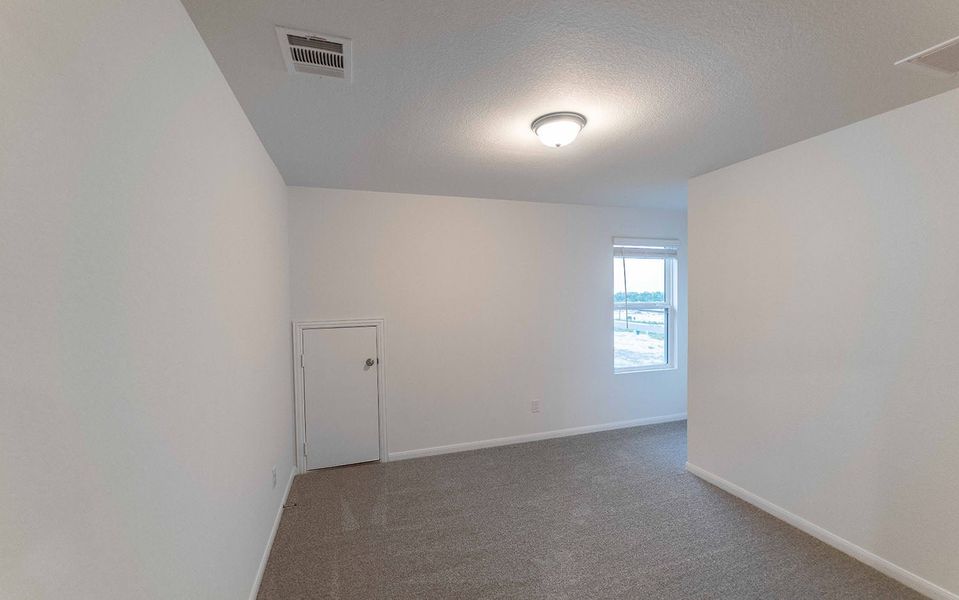 Spacious, unfurnished interior of a new home in Cool Water, Jarrell (Image 15).