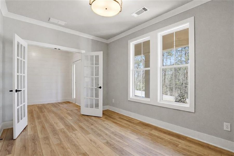 Spacious, unfurnished interior of a new home in , Clarkesville (Image 39).