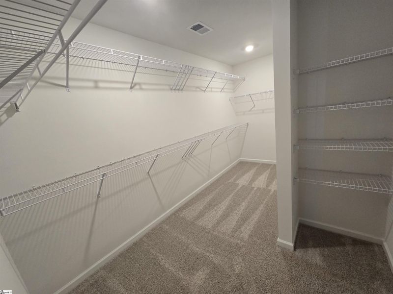 Spacious, unfurnished interior of a new home in Shiloh Trail, Wellford (Image 28).