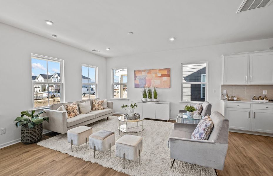 Representative furnished interior of a home built from the Moultrie by Pulte Homes in Long Savanna, Charleston (Image 19). Representative furnished interior of a home built from the Moultrie by Pulte Homes in Long Savanna, Charleston (Image 19).