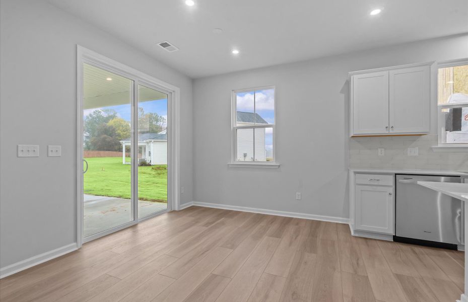 Spacious, unfurnished interior of a new home in Fox Hollow, Spartanburg (Image 29). Spacious, unfurnished interior of a new home in Fox Hollow, Spartanburg (Image 29).