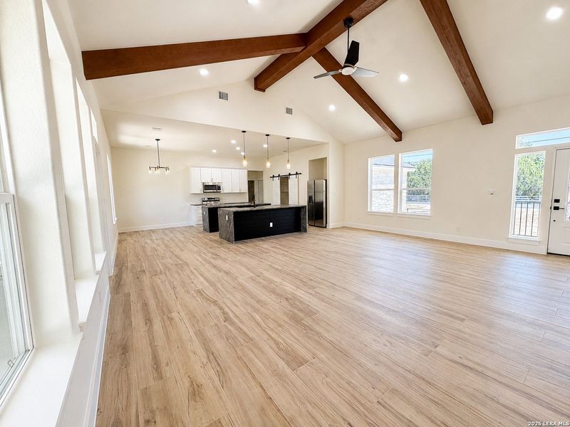Spacious, unfurnished interior of a new home in , Bulverde (Image 25).