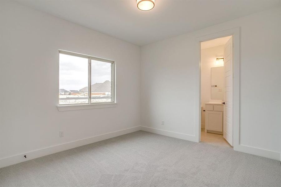 Spacious, unfurnished interior of a new home in Talon Hills, Fort Worth (Image 35).