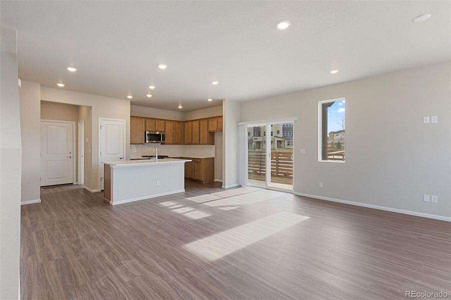 Spacious, unfurnished interior of a new home in , Aurora (Image 17).