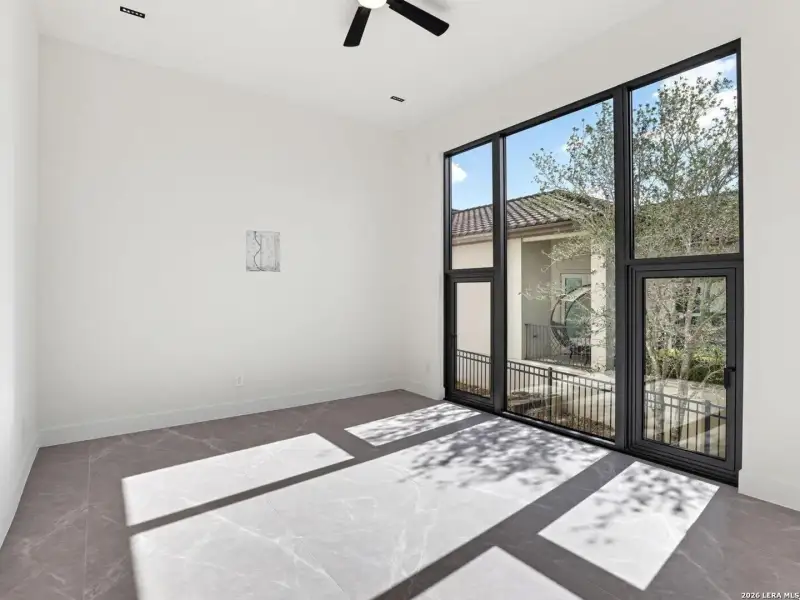 Spacious, unfurnished interior of a new home in , San Antonio (Image 27).