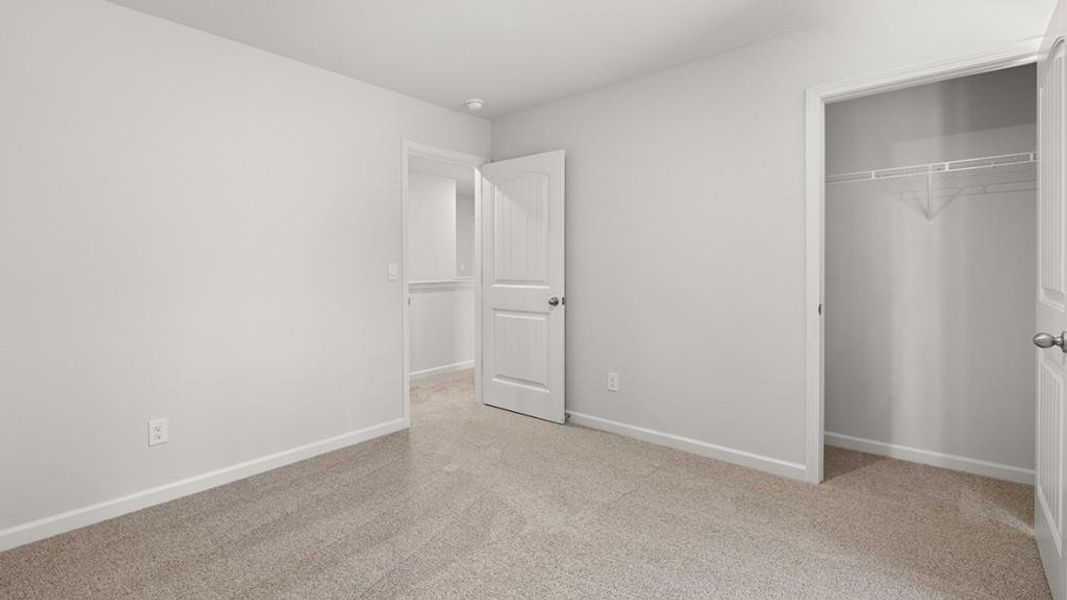 Spacious, unfurnished interior of a new home in Thompson Ridge, Dallas (Image 14). Spacious, unfurnished interior of a new home in Thompson Ridge, Dallas (Image 14).