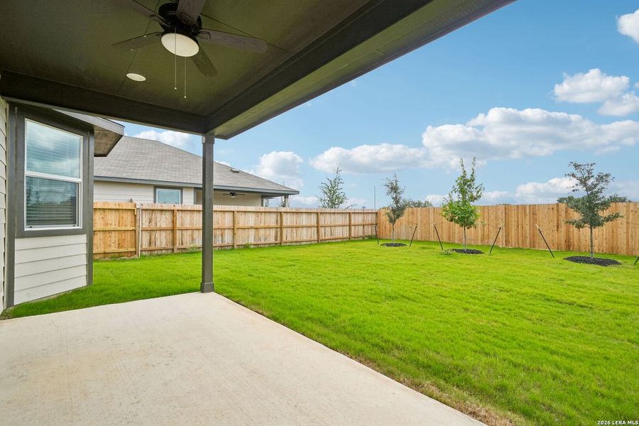 Exterior details and patio area of a home in Thomas Pond, San Antonio (Image 27).
