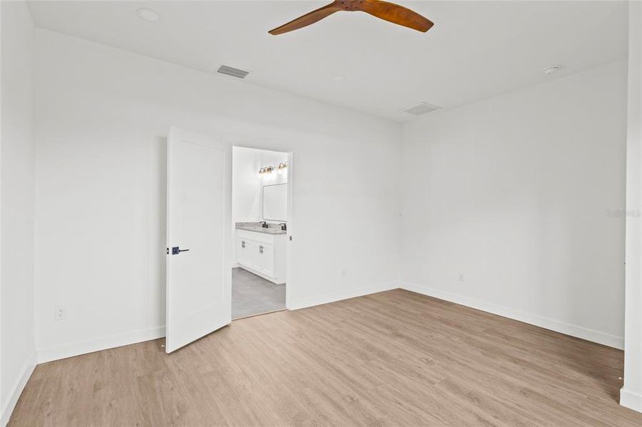 Spacious, unfurnished interior of a new home in , Punta Gorda (Image 12).