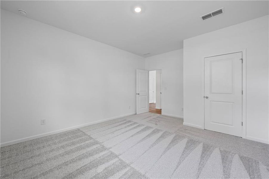 Spacious, unfurnished interior of a new home in Avery Ridge, Gainesville (Image 16).